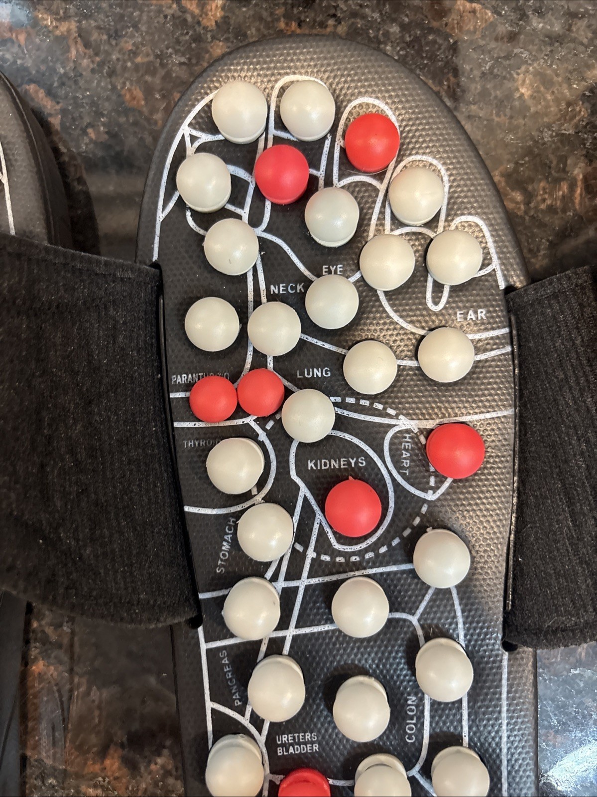BYRIVER Tension Fatigue Relief Massager Men’s Medium Black Spring Slippers 8-10