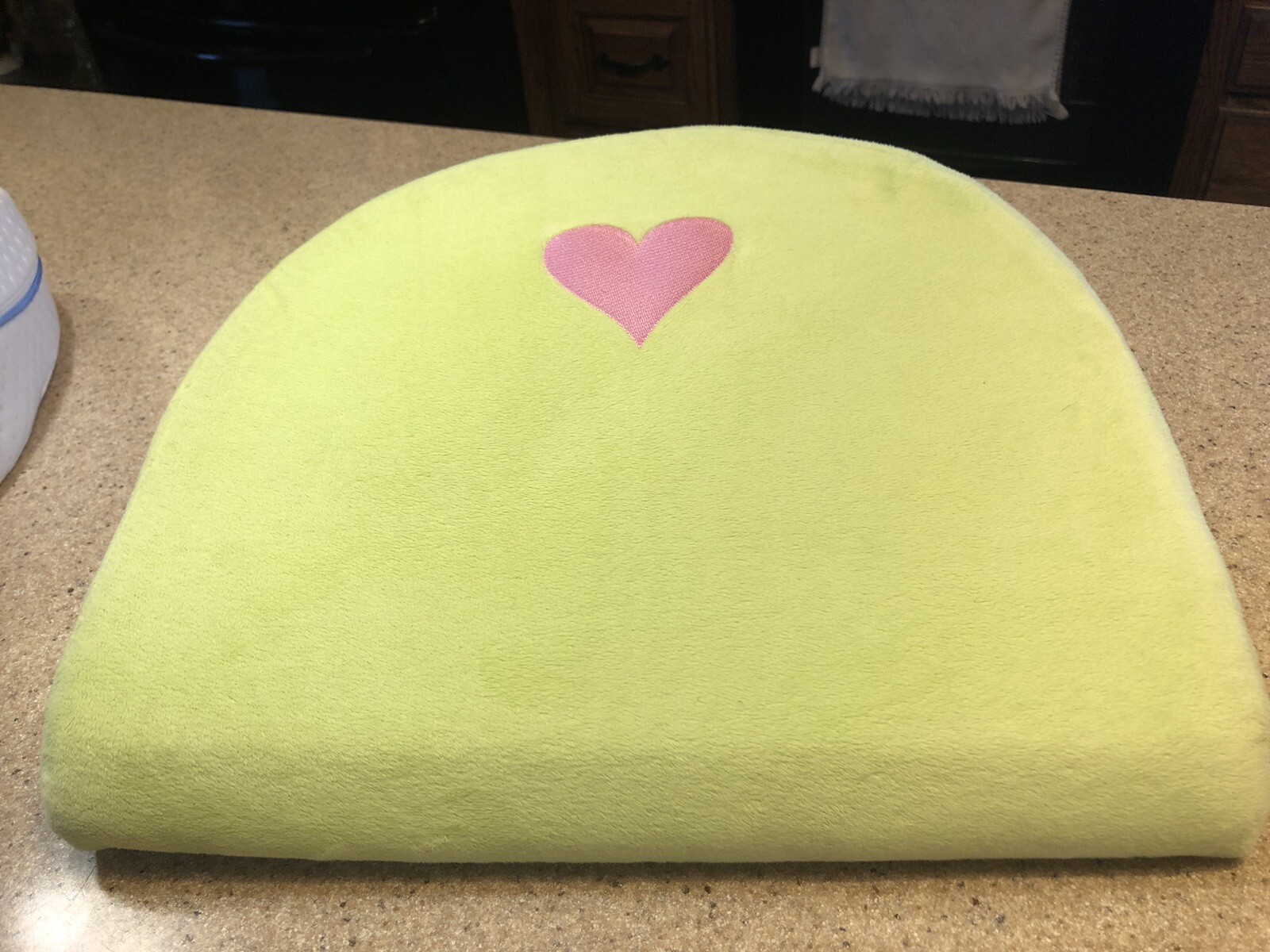 Lot Neck / Knee Pillows Contour Three Support Pillows Preowned