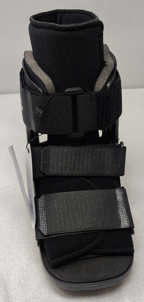 United Ortho Short Cam Walker Fracture Boot XS Black