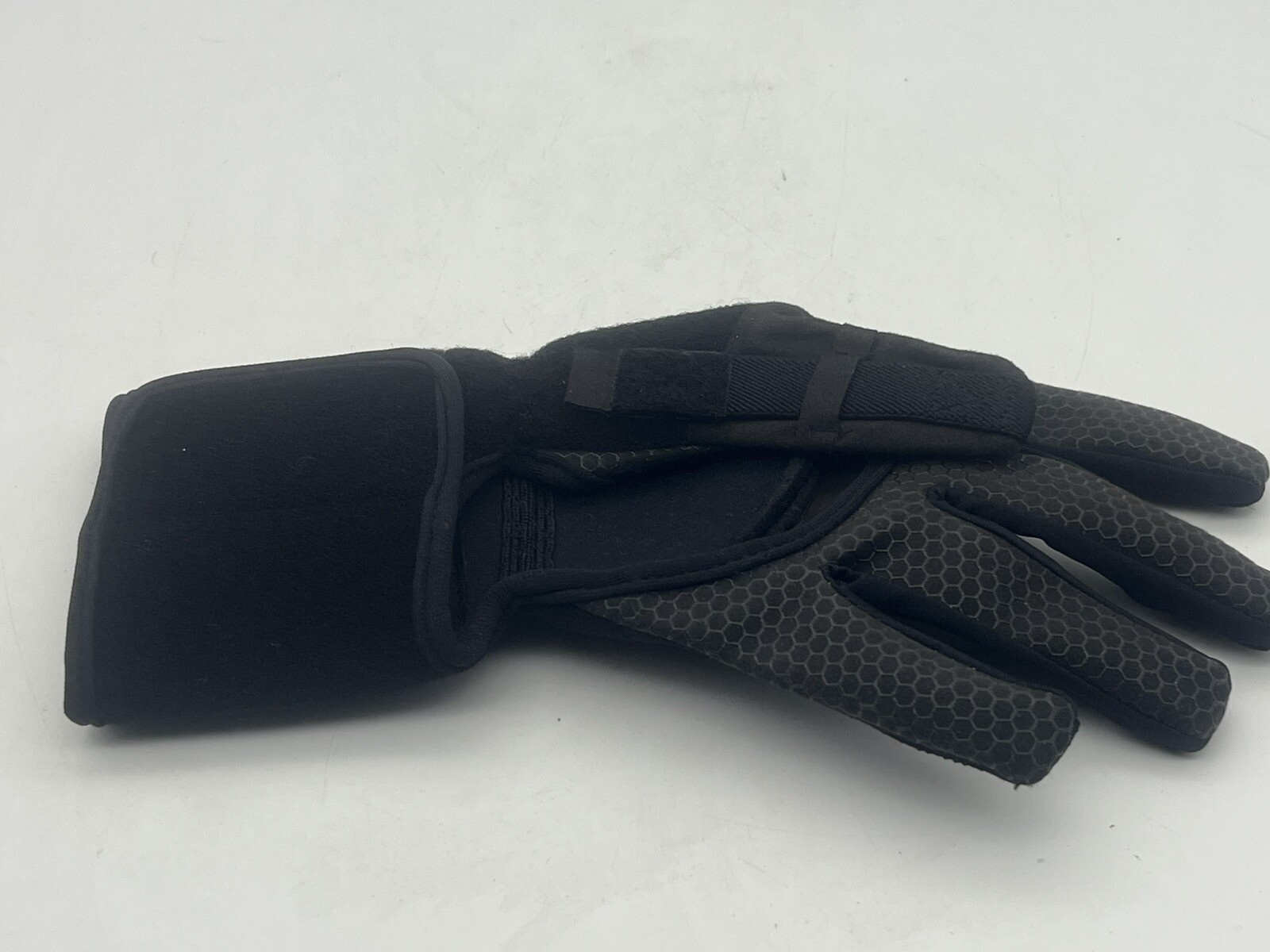 Left Medium Neofect Finger Splint for Spastic Fingers – Stroke Recovery