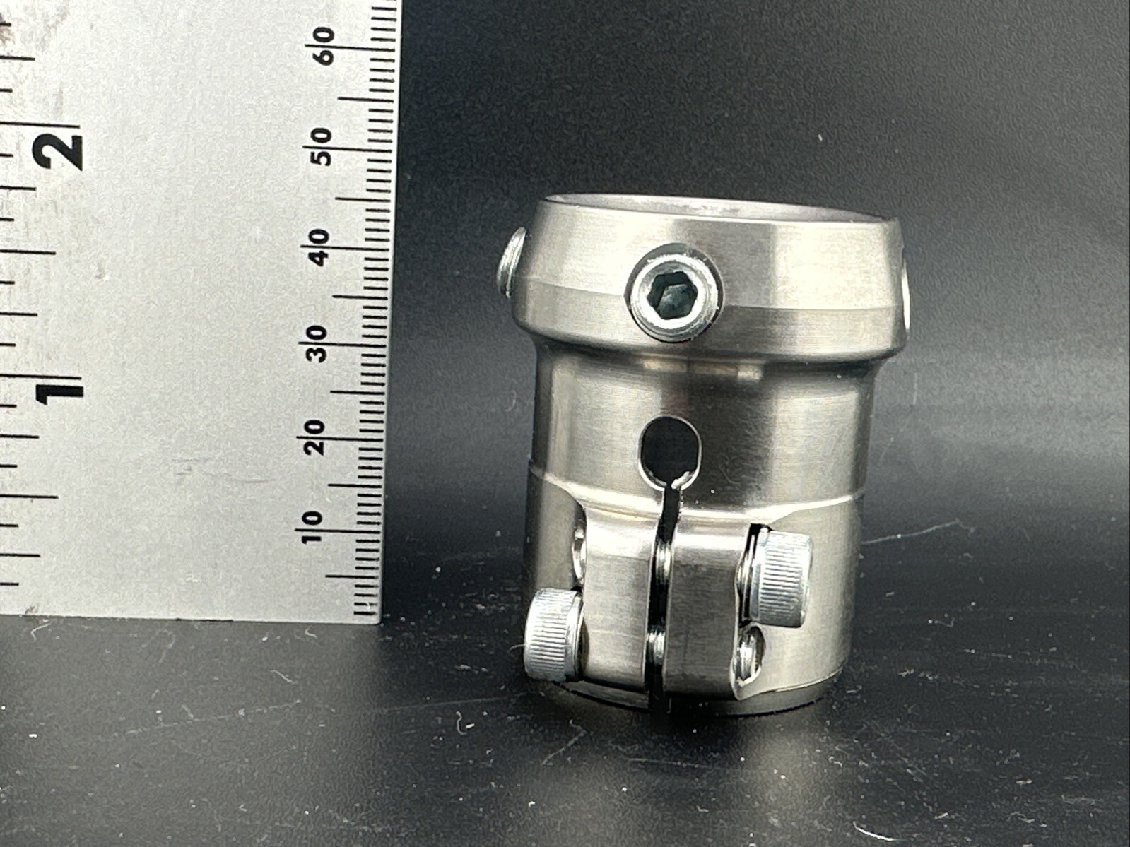 Bulldog Prosthetic Tubeclamp Tube Clamp Fits 30mm Diameter Pylon TCA-2S Titanium