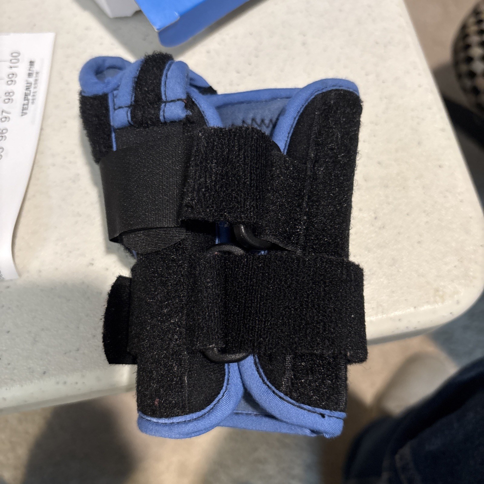 Velpeau Thumb Wrist Brace Wris Immobilized VP0902 Regular LEFT