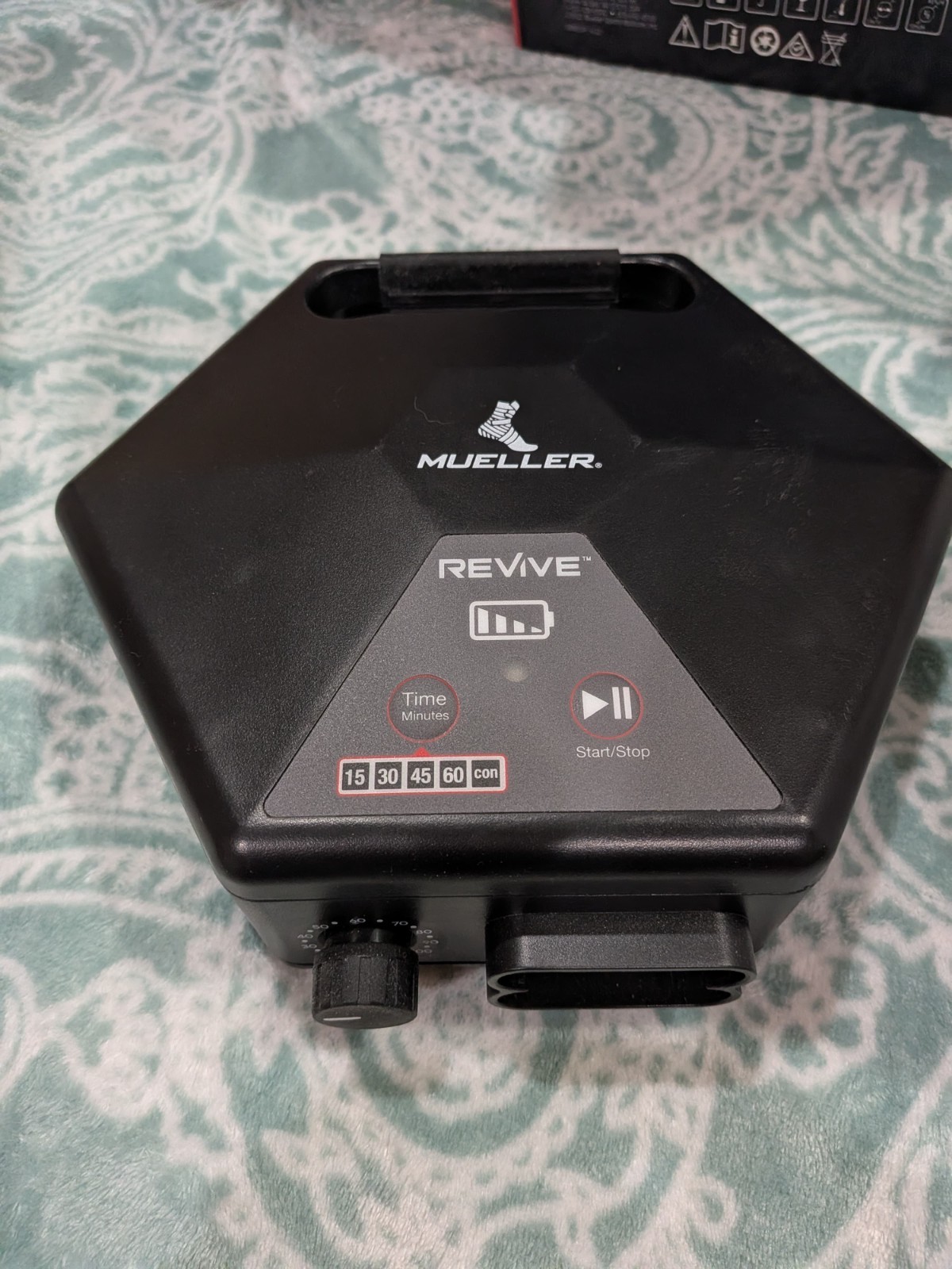 Mueller REVIVE M2: Full Leg Boots and M2 Console, Size LG. Slightly Used.