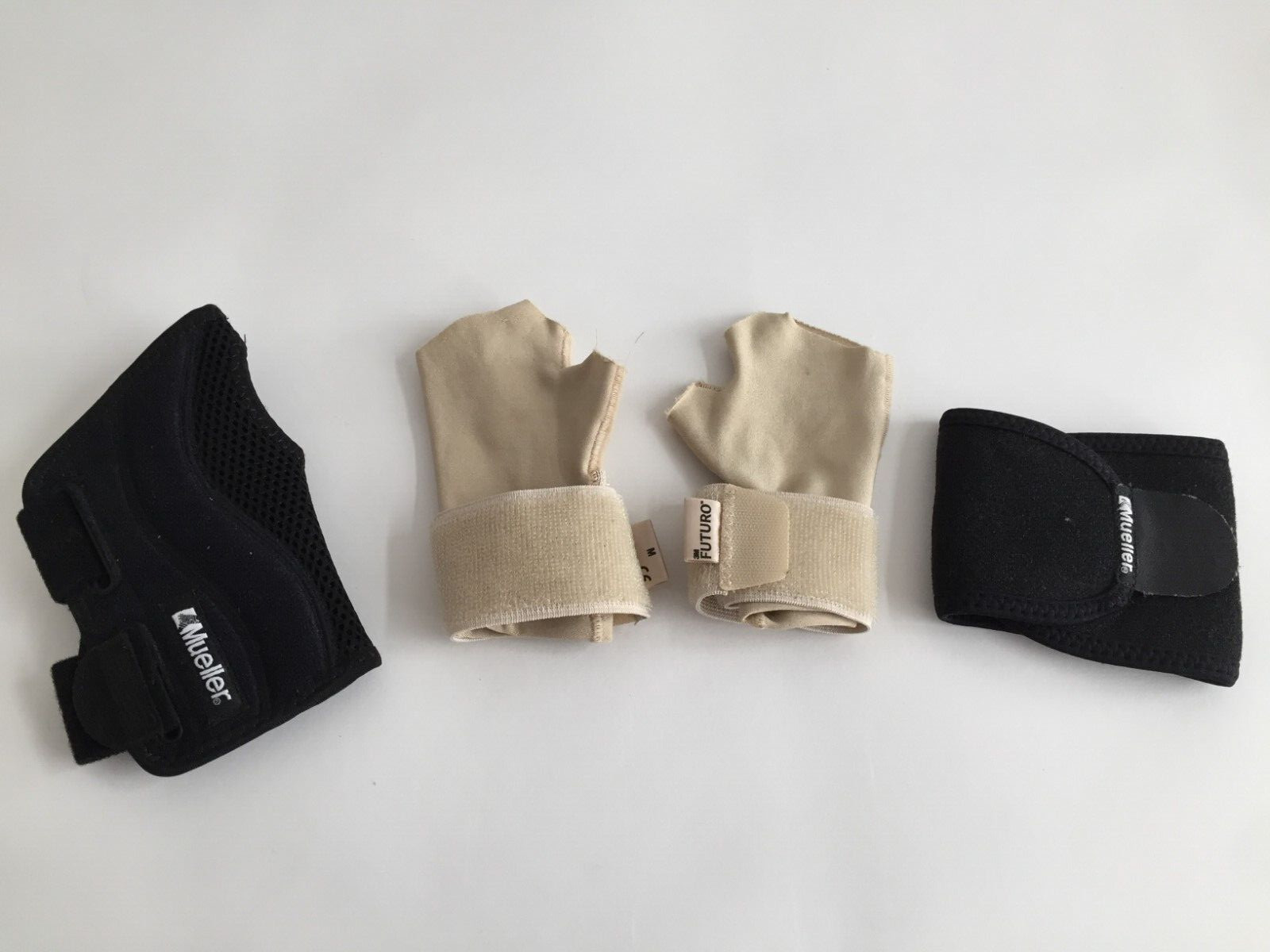 4 PCS SMALL MUELLER 3M FUTURO FITTED BRACE COMPRESSION STRAP LOT