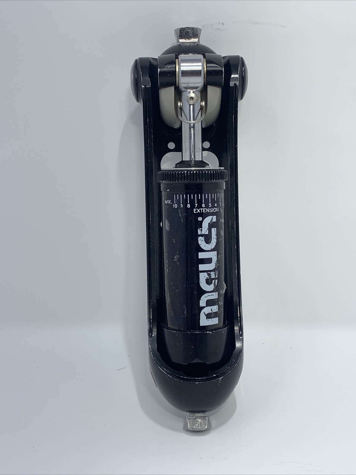 ossur mauch prosthetic knee. mauch knee. READ DESCRIPTION