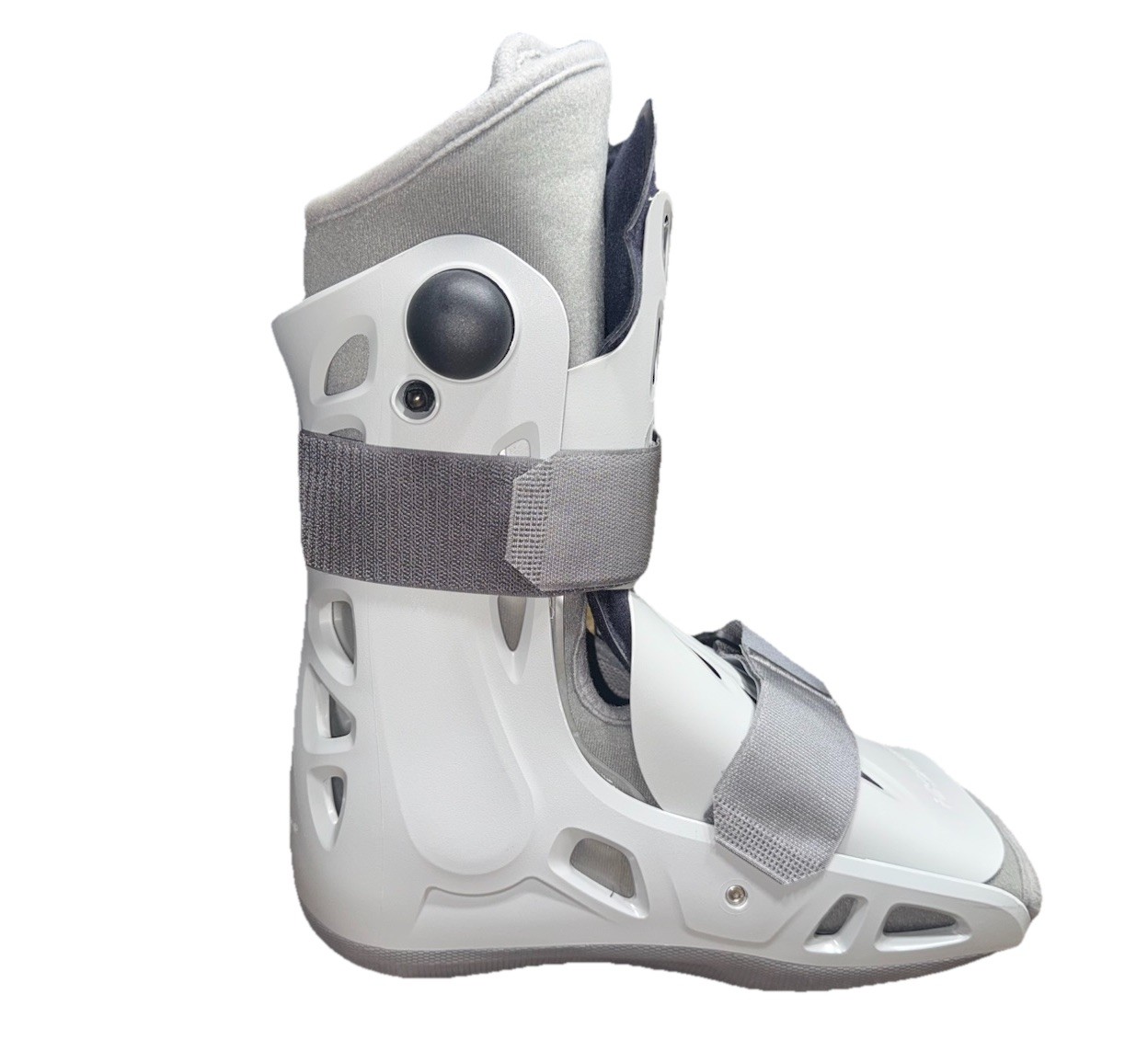 Aircast Softstrike Walking w/ Pump Boot DJO LLC – Size Medium – Air Cast Boot
