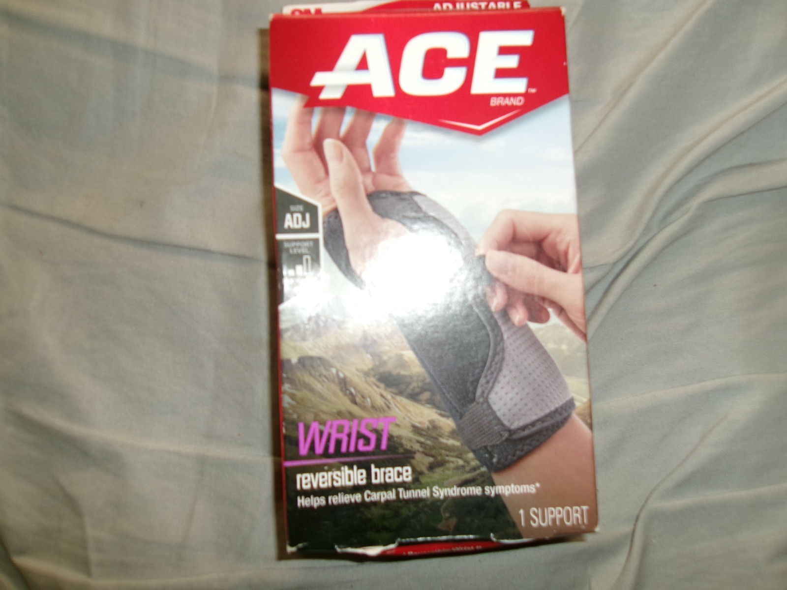 Ace Brand 3M “Wrist Reversible Brace”