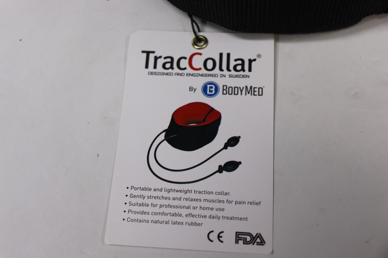TracCollar Inflatable Neck Traction Device Small/ Medium Red very clean w tags