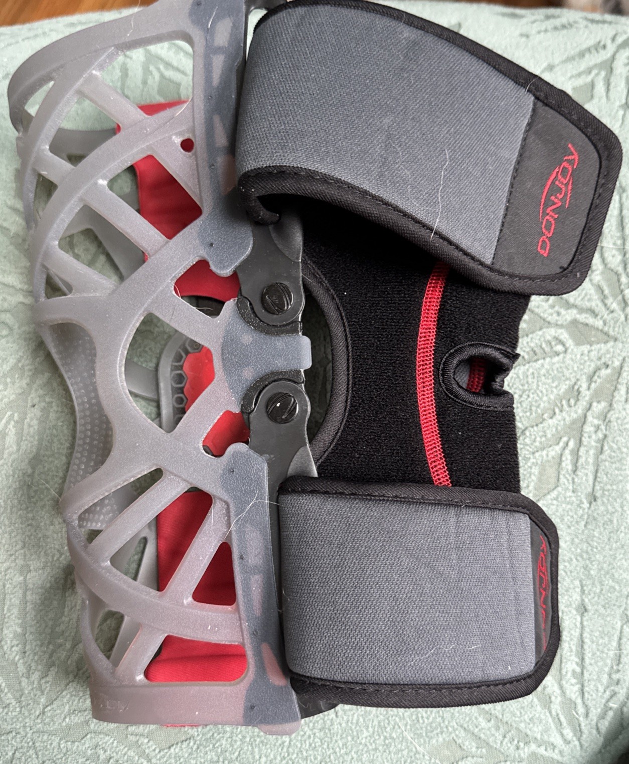 DonJoy OA Reaction WEB Knee Brace Medial Left Lateral Right Size: XL