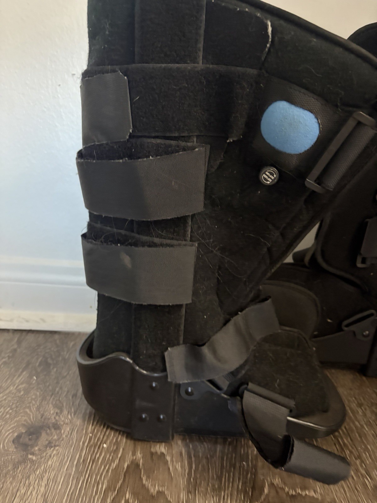Black Inflatable Adjustable Walking Boot Brace Ankle/Foot Size M