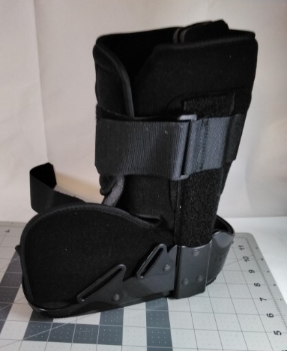 Medical Mid Walker Boot, Small excellent shape