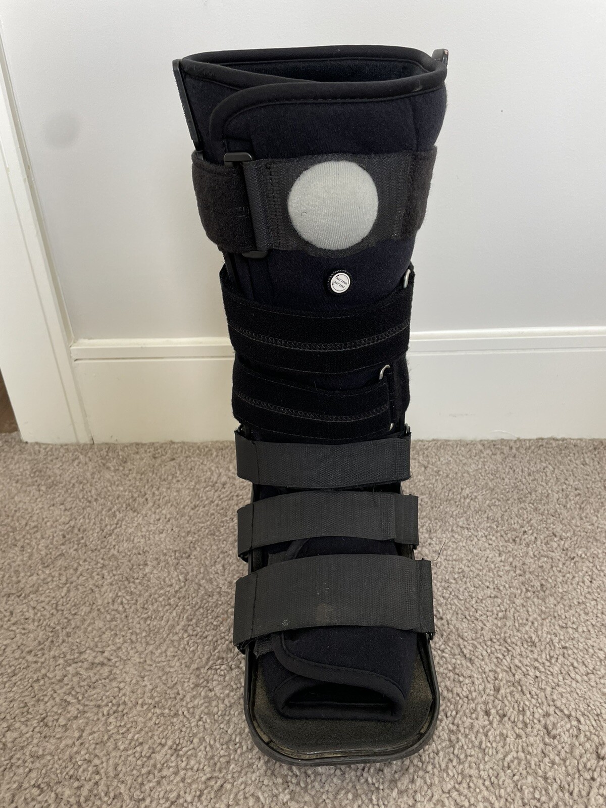 MAXTRAX Orthopedic Walking Boot / Brace Size M – Ankle Foot DJO, LLC