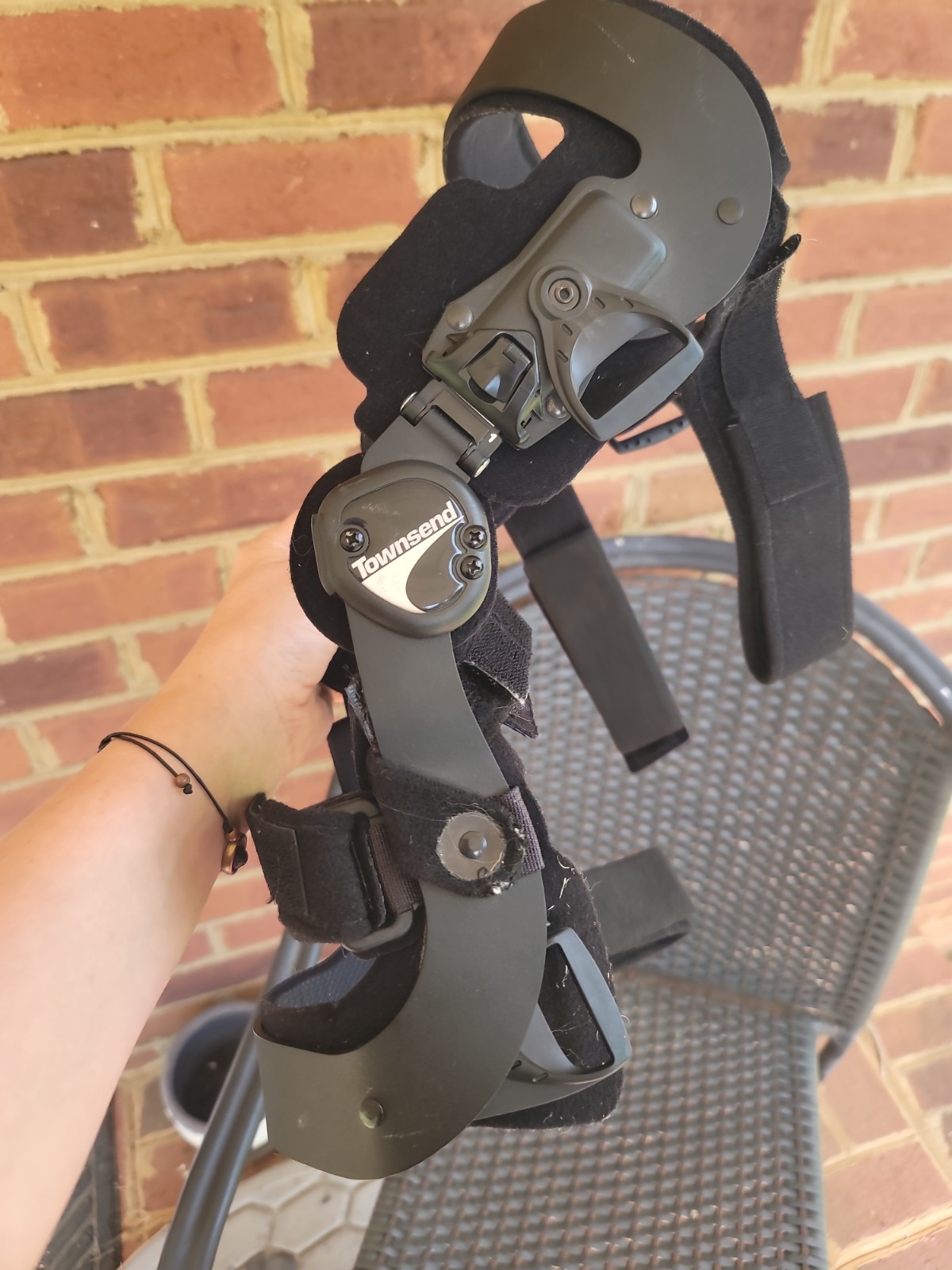 Townsend Thuasne Rebel Reliever Right Knee Brace OA Aluminum Frame Black Large