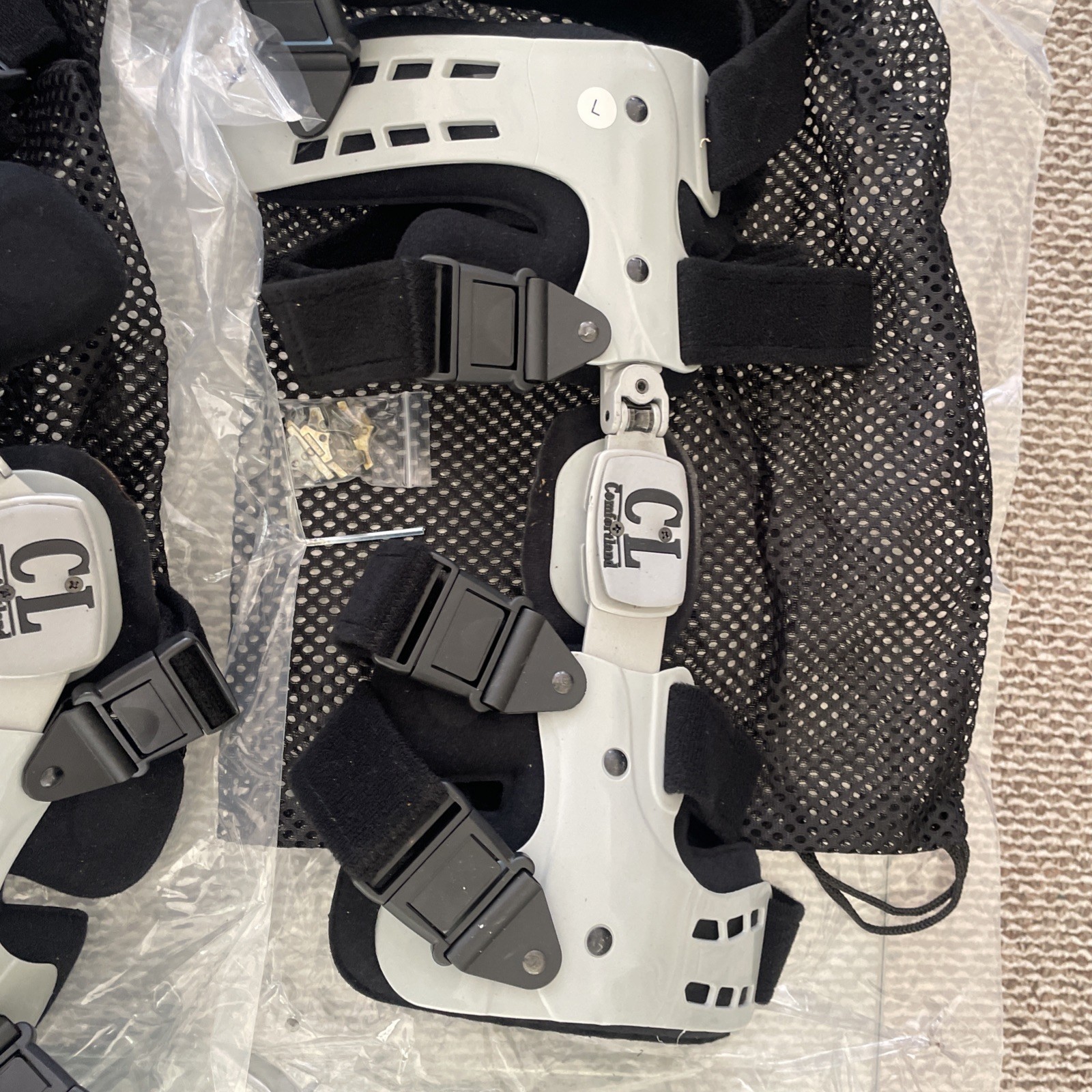Comfortland CL OA-200-R Hinged Left Knee Brace