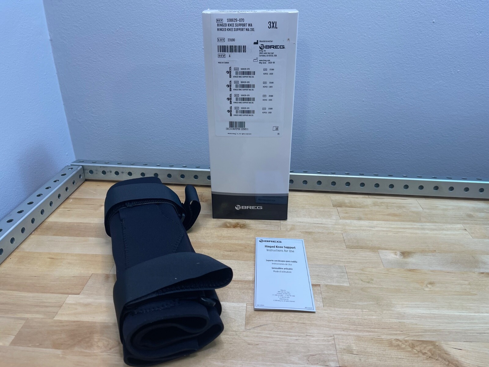 New Breg Hinged Knee Support Wrap Around 3 XL 100629-070 xxxl