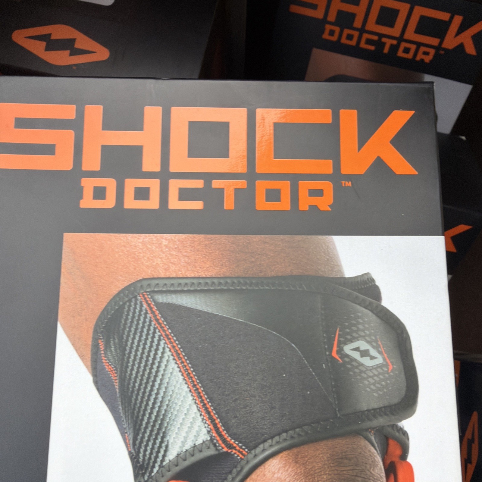 Shock Doctor Level 3,Knee over wrap Brace with Hinges joint size medium 14-16