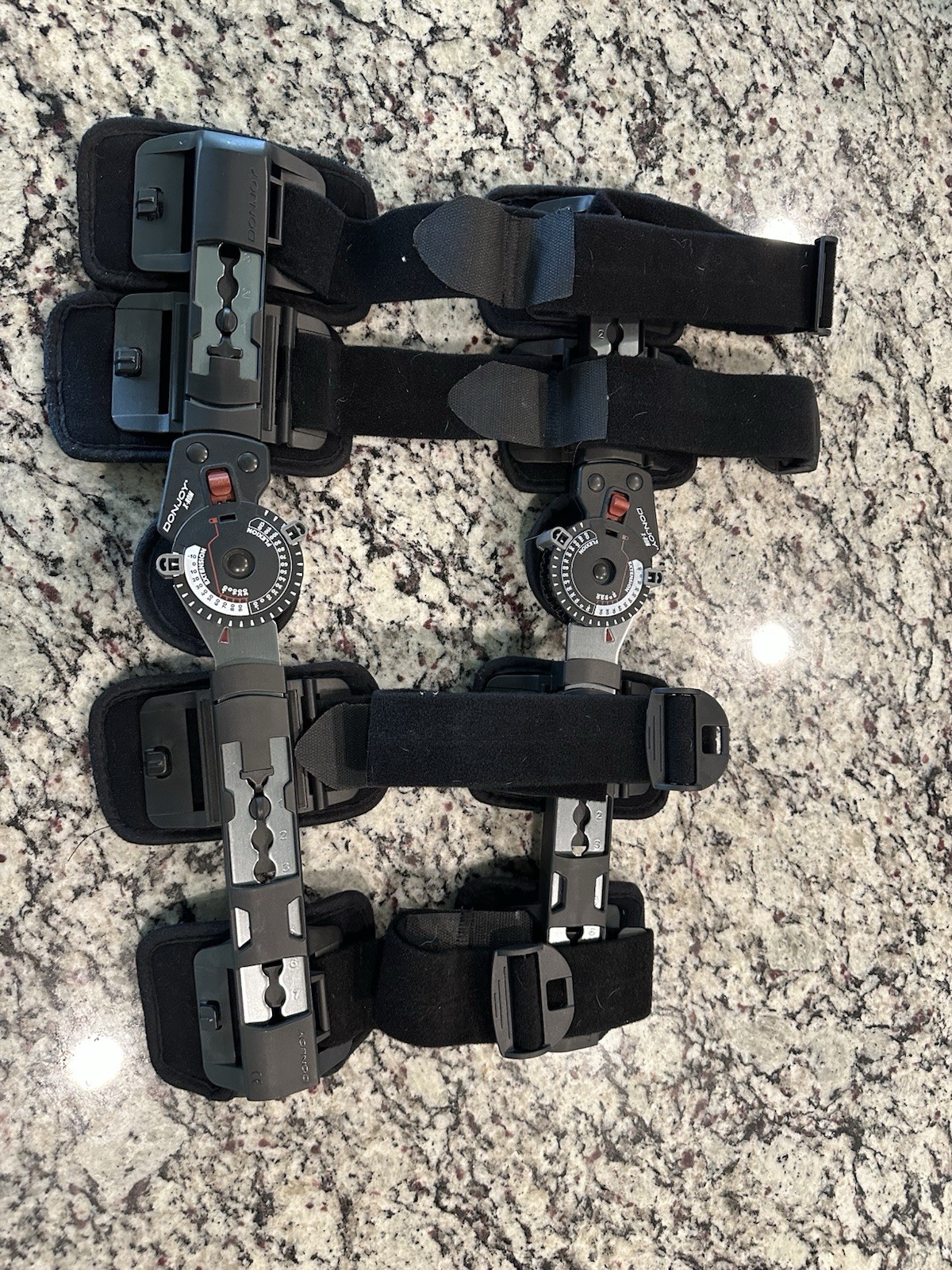 DonJoy X-ROM Post Op Universal 0430-2021-BB Adjustable Knee Brace Extend/Flex