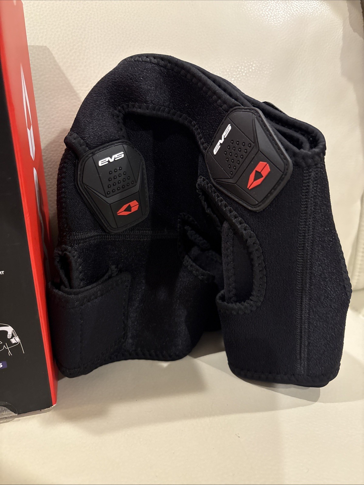 EVS SB05 Bilateral Shoulder Stabilizer Brace Black, Dual X-Strap – Sz. Small