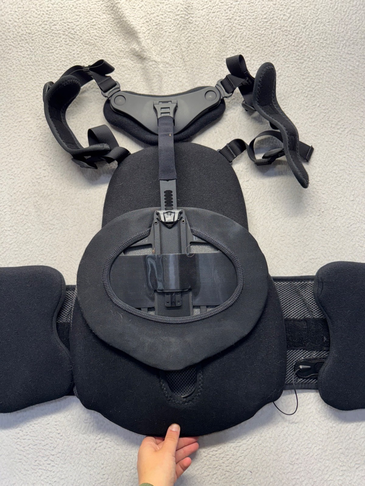 Sleek Adjustable Back Brace With Shoulder Straps By Thuasne & Sleeq Black 109B