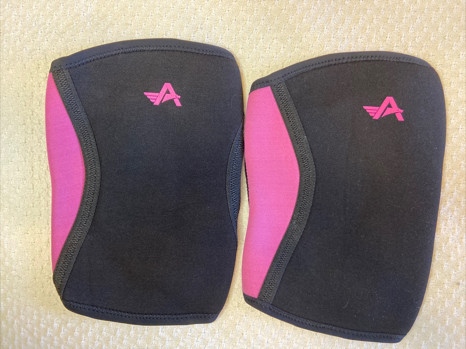 Athlos Fitness Compression Knee Sleeve 1 Pair 5mm XXL Black/Hot Pink NEW IN BAG