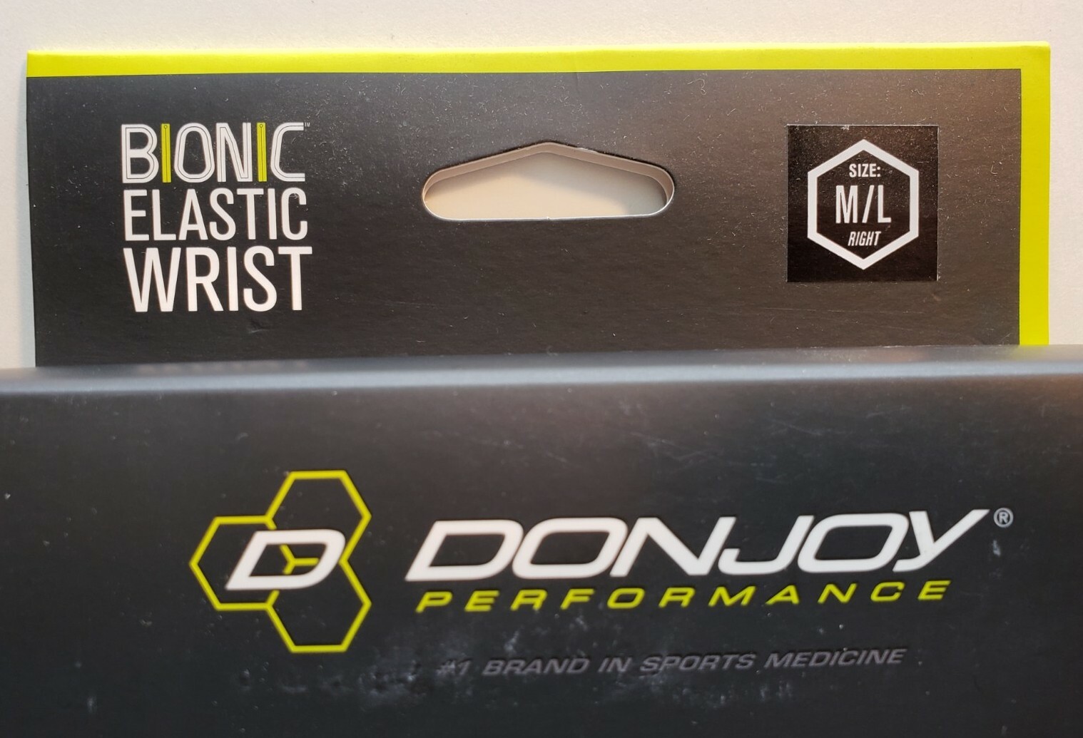 DonJoy Bionic Elastic Compression Wrist Brace Support – RIGHT Hand MED / LARGE