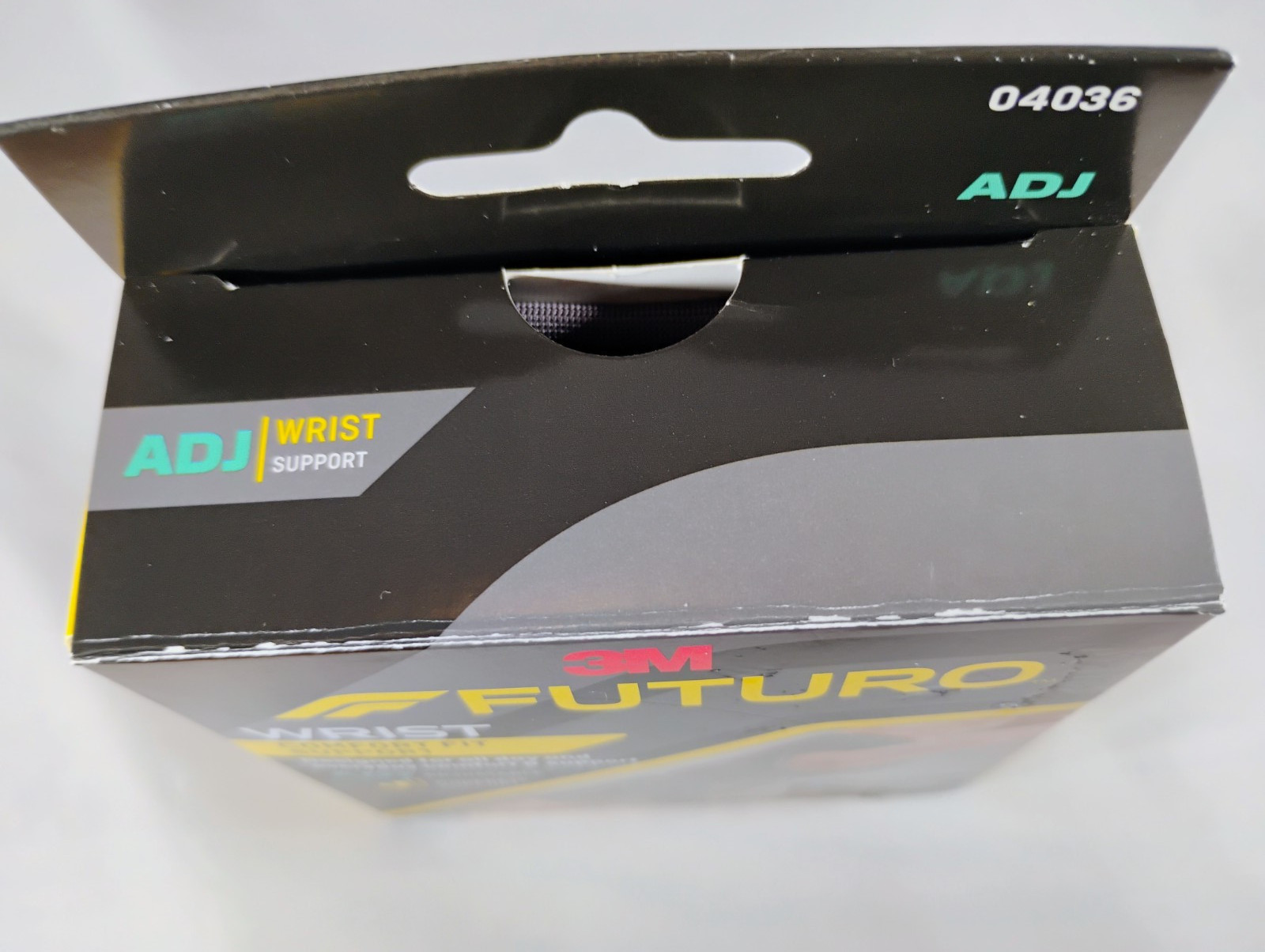 3M Futuro Wrist Comfort Support Adjustable Moderate Brace (C8)