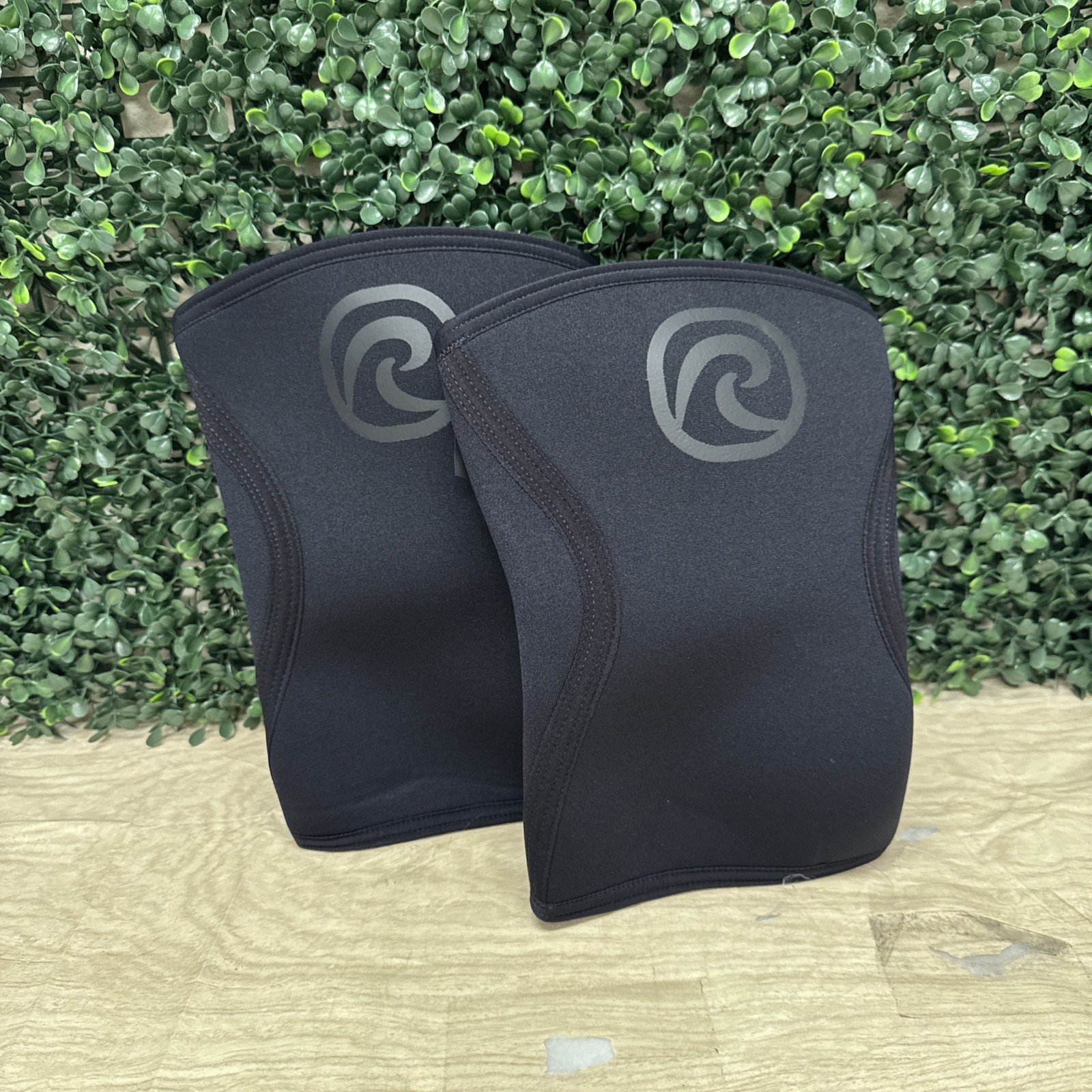Rehband 5mm Knee Sleeves for Training, Cross-Training & Powerlifting Size L