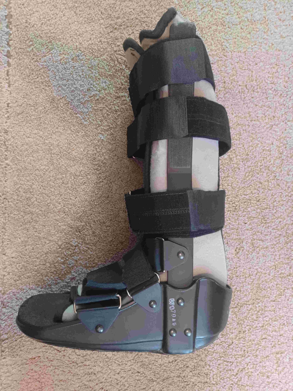 DonJoy Boot Unisex Adult Medium Full Foot Walking Boot