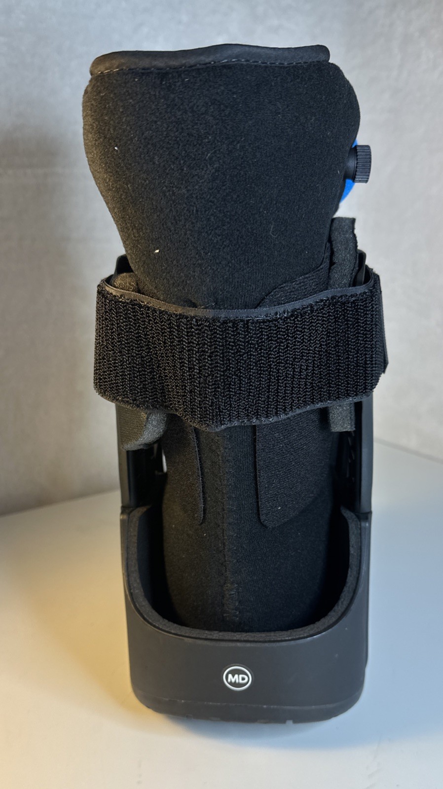 United Ortho USA14115 Short Air Cam Walker Fracture Boot, Medium, Black