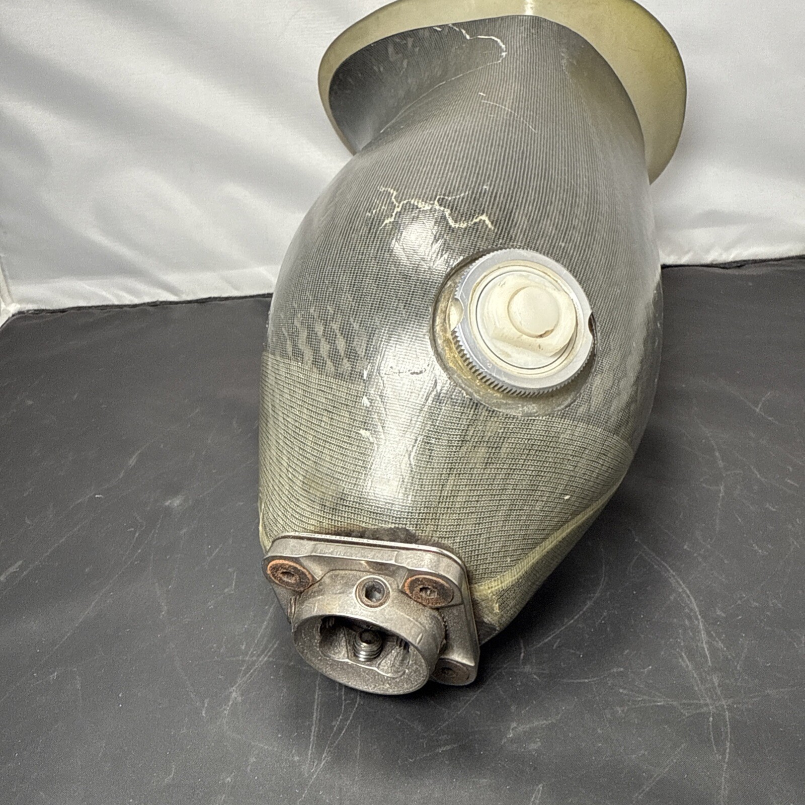 PROSTHETIC GRAY CARBON FIBER LEG SOCKET Above Knee Left Leg W Mounting Plate