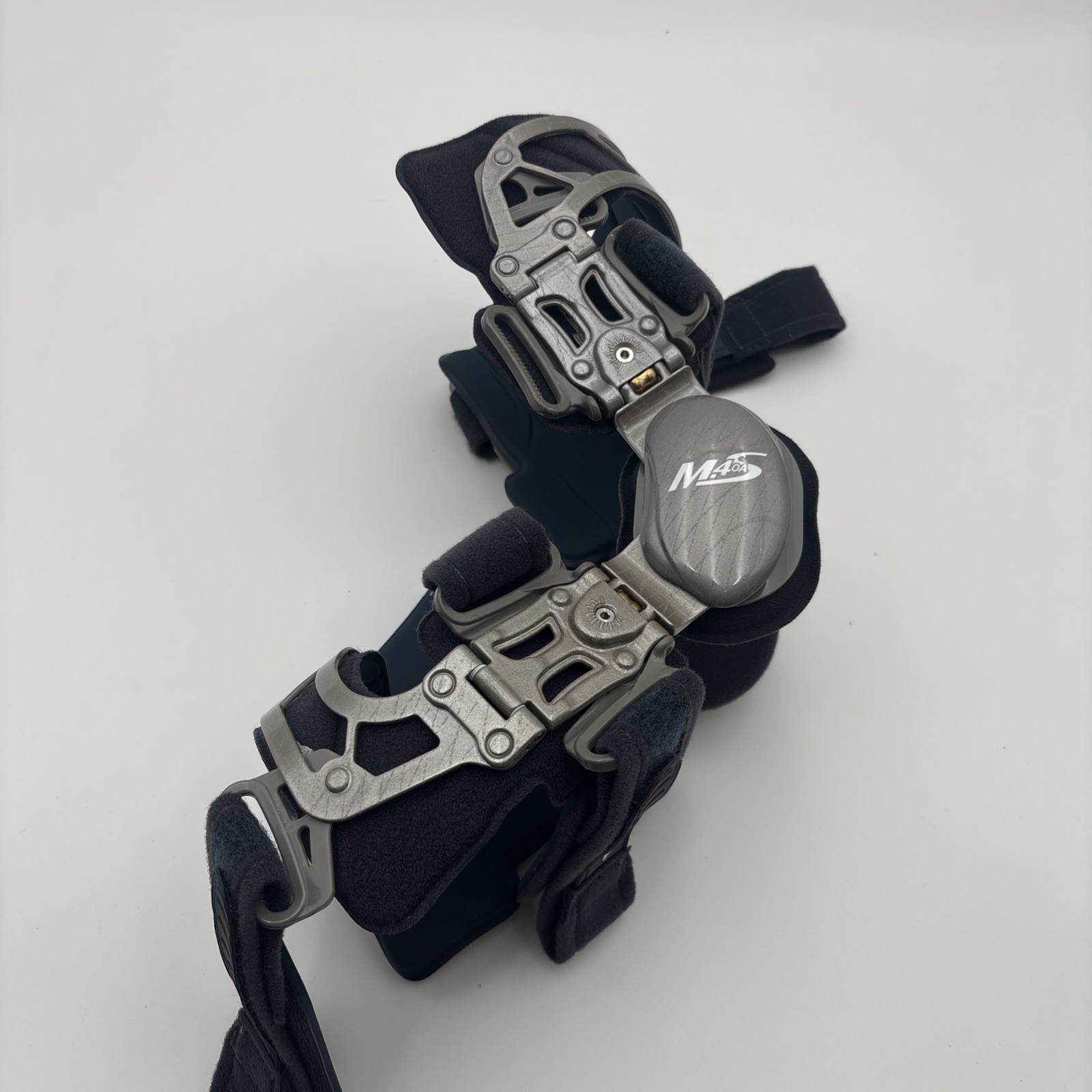 Medi M.4 OA Varus Right Small Compact Knee Brace Orthoarthritis Pain Relief