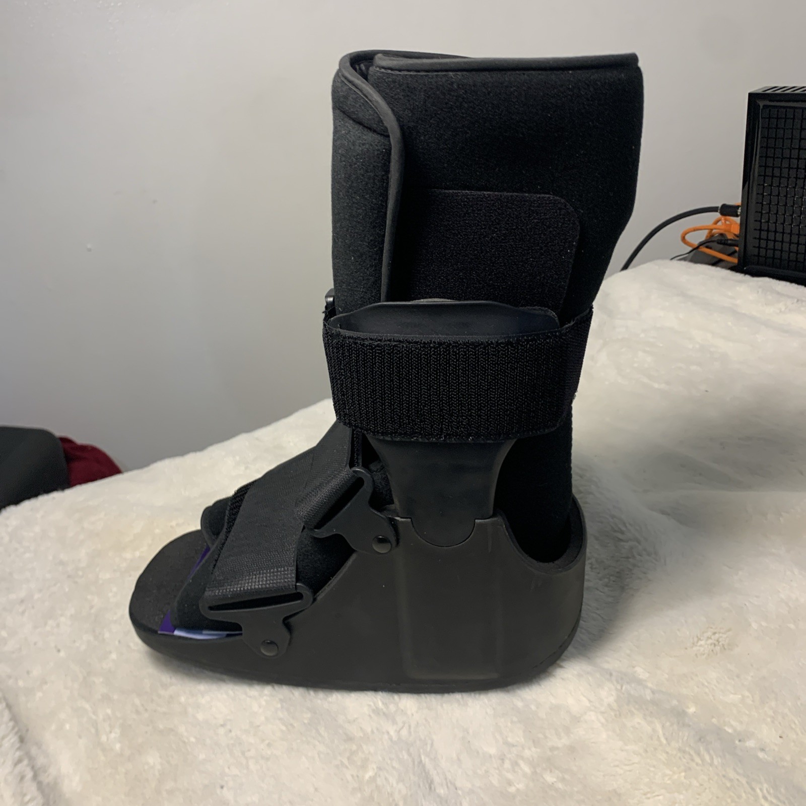 United Ortho Short Air Cam Walker Fracture Boot Small Black New