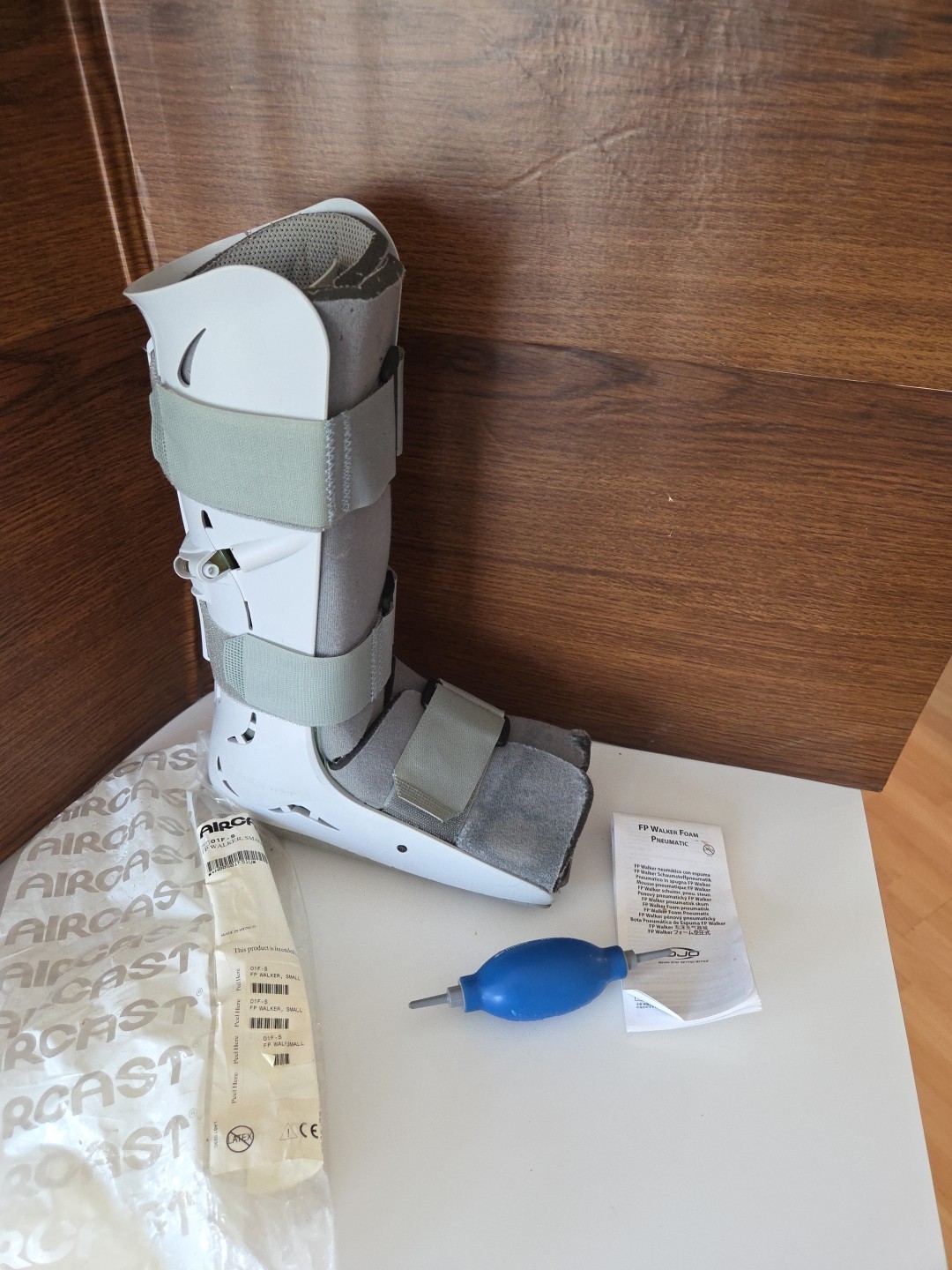 Aircast FP Walker 01F-S Small Ankle Leg Foot Brace Support -Pump And Manual