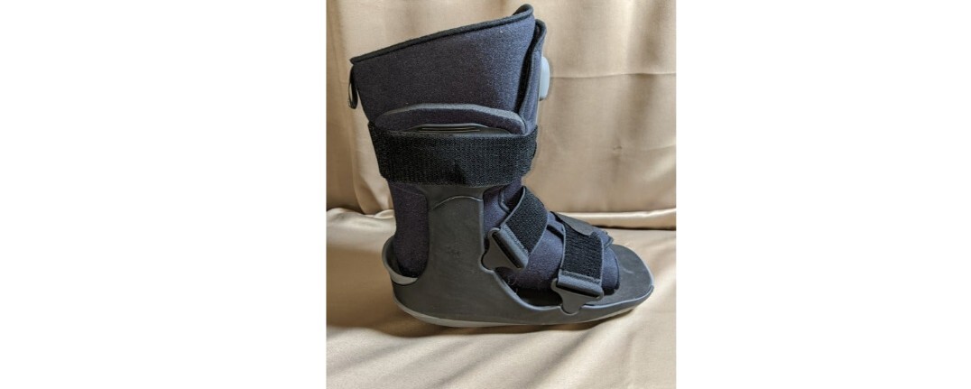Breg SoftGait Walker Air Size Large Fits US Size 10.5 to 12.5