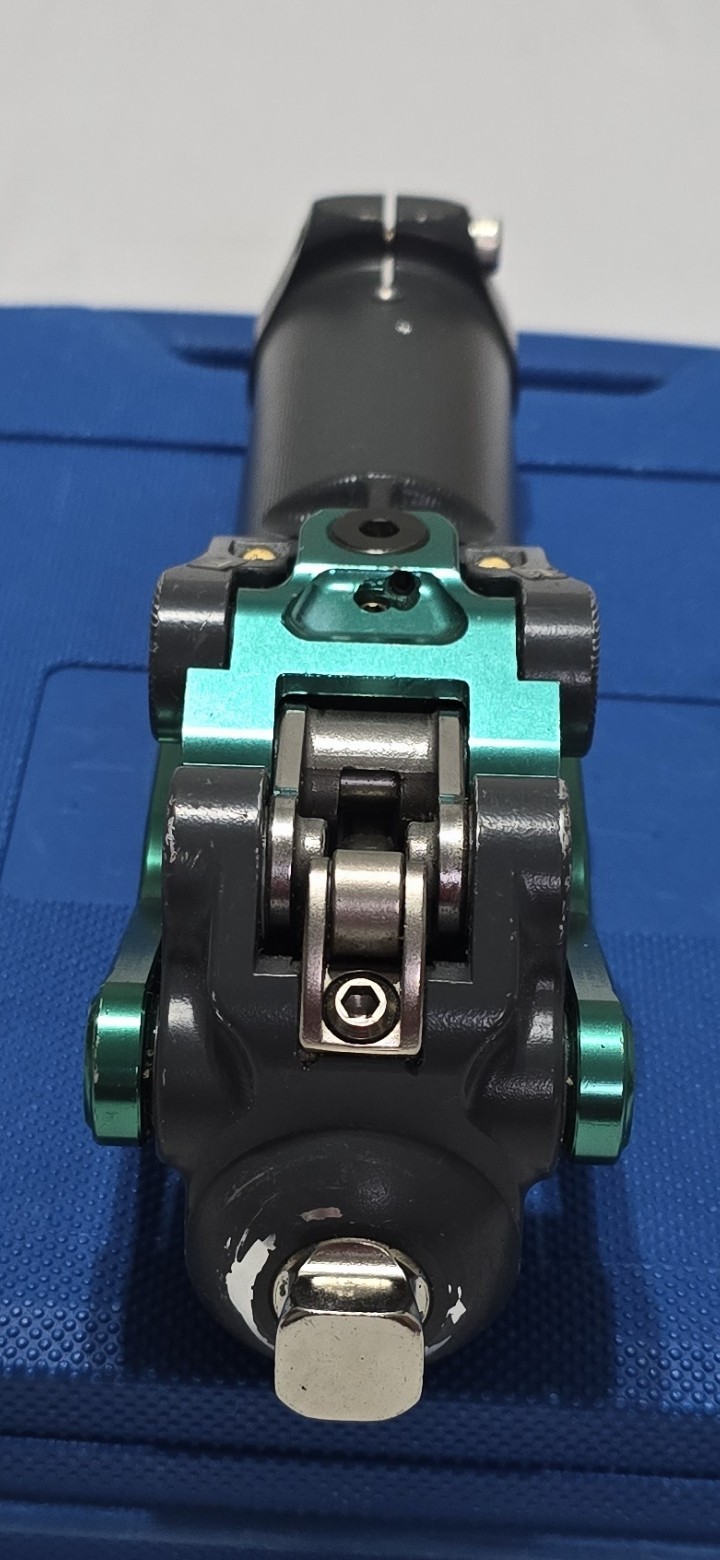 Seattle Select Stance Flexión Polycentric Prosthetic Knee In Excellent Condition