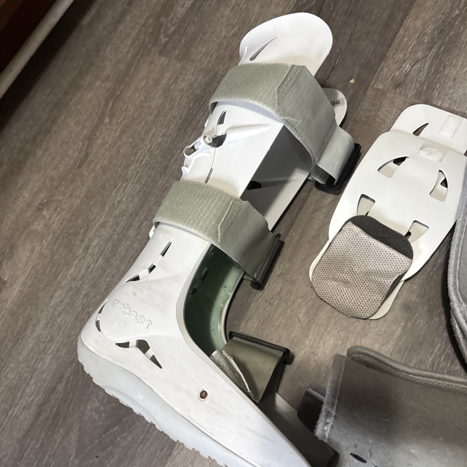 Aircast Walker Brace Walking Boot Size Medium Soft Pad COMPLETE USED ORTHOPEDIC