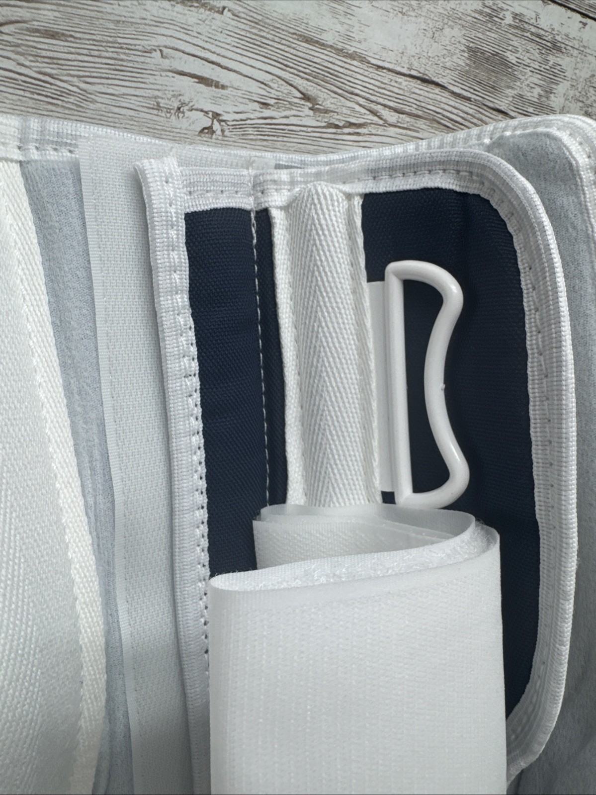 DELUXE CANVAS & FOAM TRI PANEL 16″ KNEE IMMOBILIZER *BRAND NEW* DEROYAL