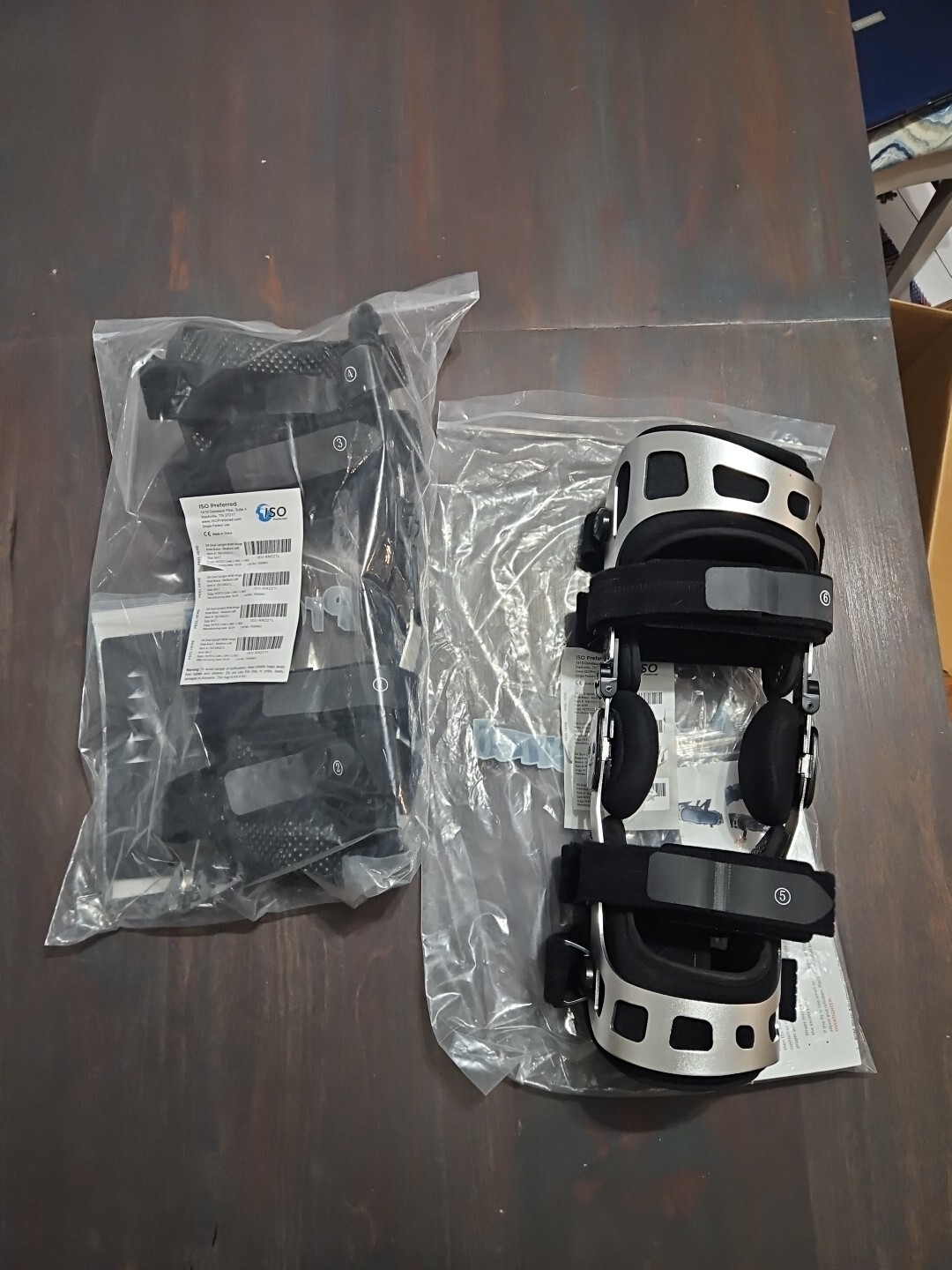 Pair of ISO Preferred Sz Medium Knee Braces Left & Right OA Dual Upright ROM Set