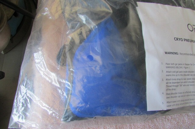 ORTHO8 CRYO PNEUMATIC SHOULDER BRACE W/ 2 GEL PACKS BK-9