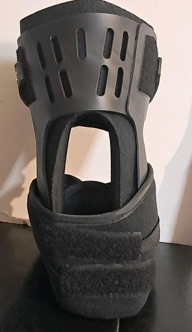 Aryse Right Side Ankle Brace Size Medium Support Strap Lace-Up AY-71