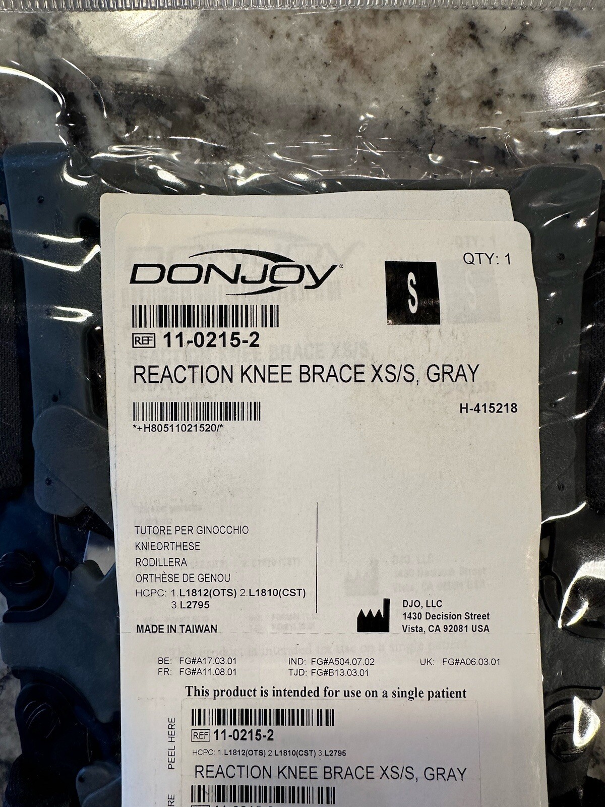 Knee Brace Gray Size: XS/S Donjoy Reaction 11-0215-2 With Sleeve. Brand New!