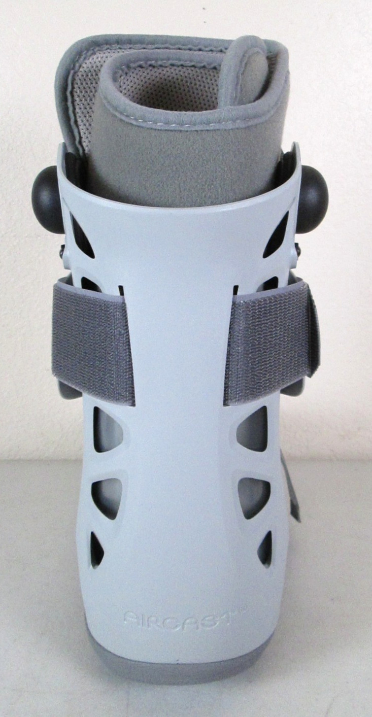 Aircast Airselect Walker Brace/Walking Boot Size Medium – NEW –