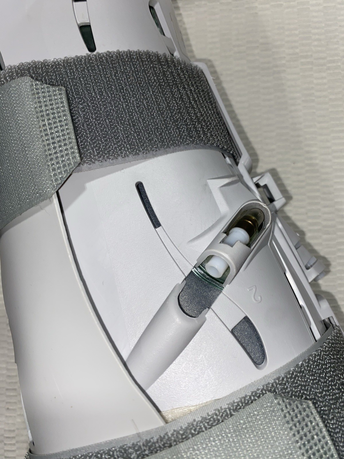Aircast Walker Large 01F-L Inflatable Deflatable Medical Walking Boot Gray Right