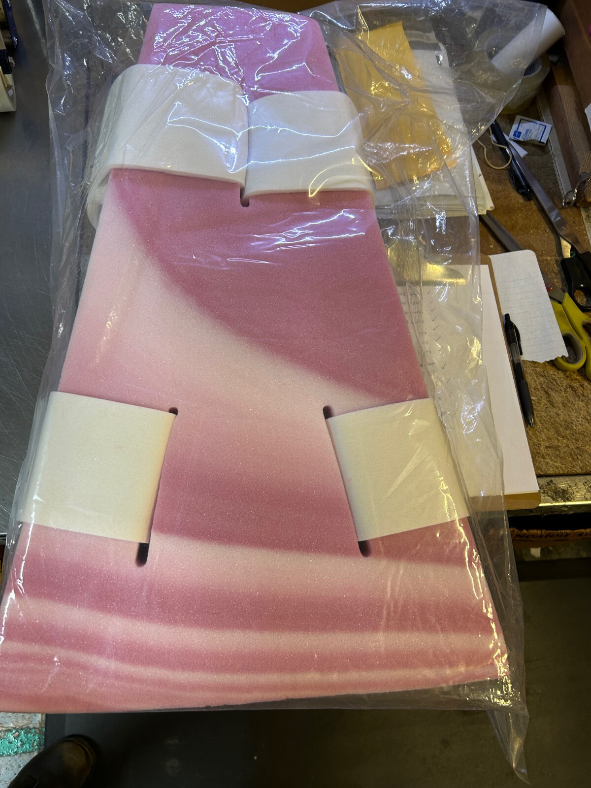 Cardinal Health Medium Abduction Pillow Foam Positioner 22 x 15 x 6 New ABDUCTM