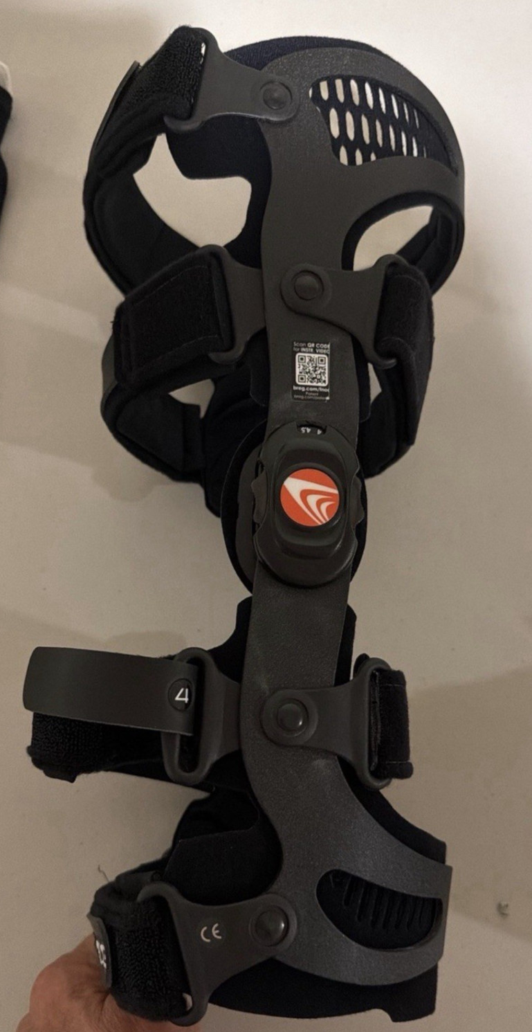 Breg MEN’s Solus OA Plus Knee Brace RIGHT –