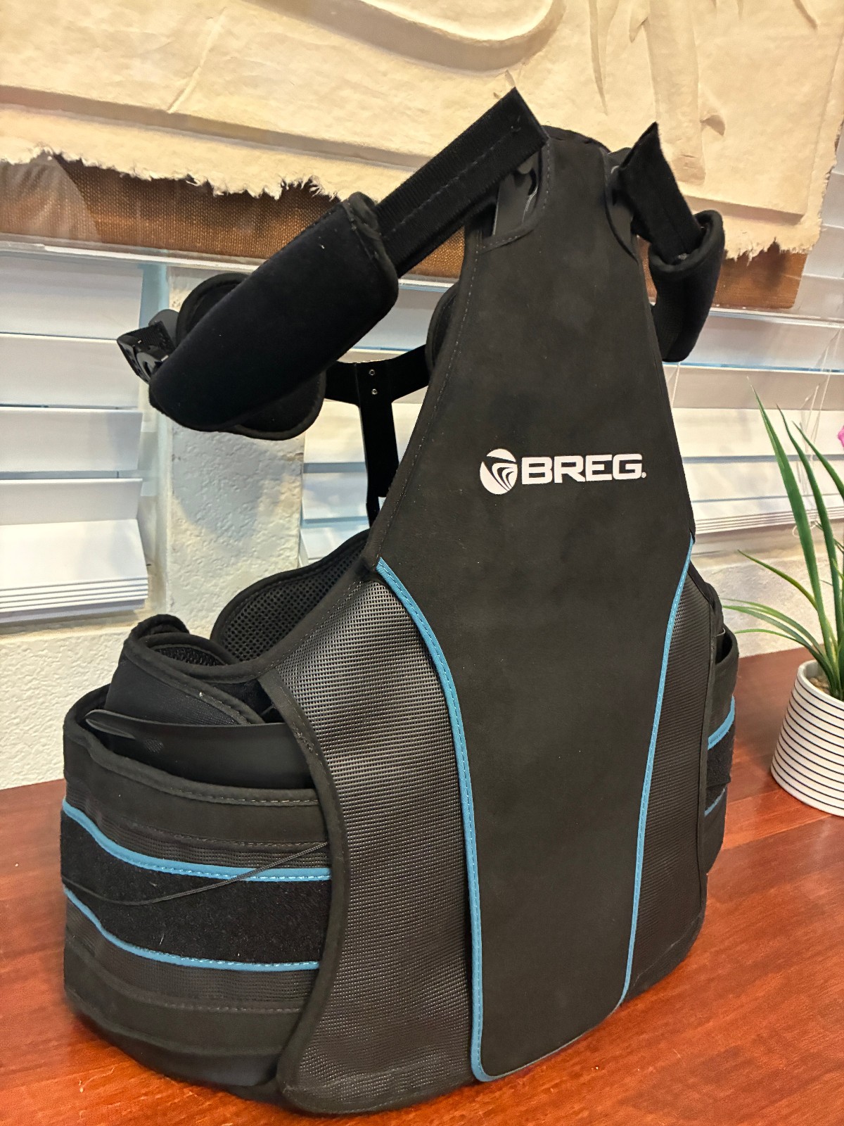 Breg Pinnacle TLSO 464 Back Brace Spinal Orthosis Adjustable 85% New