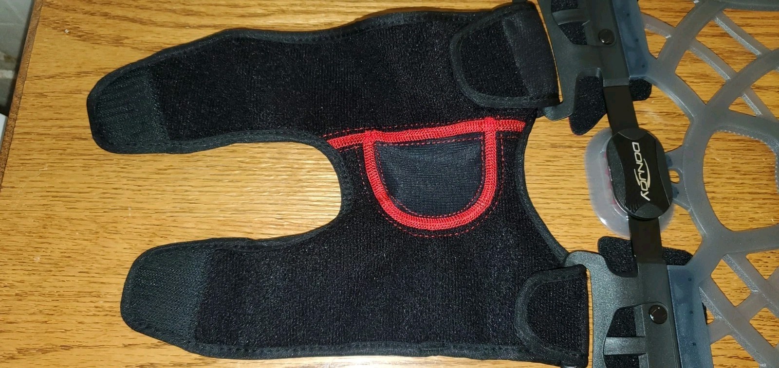 DonJoy OA Reaction Web Knee Brace Size Small-Medial Right/Lateral Left 11-7426-2