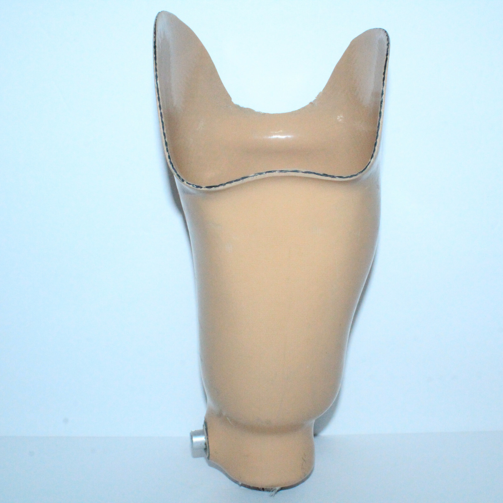 VERY NICE ABOVE-KNEE CLEAN LARGE OFFSET PROSTHETIC SOCKET w OSSUR ADAPTER / BASE