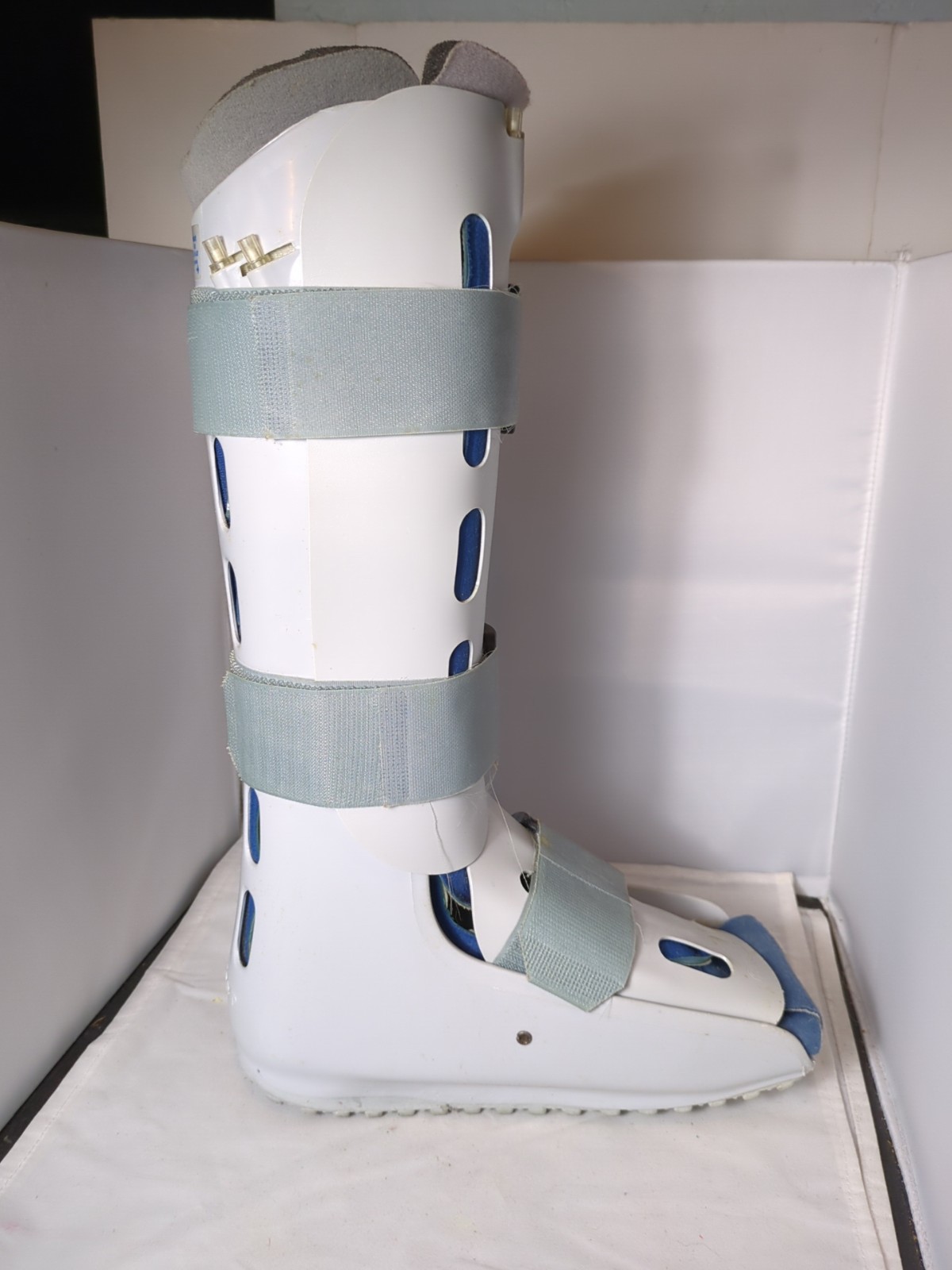 Aircast Walker Pneumatic Walking Boot Brace Medium 01P-M
