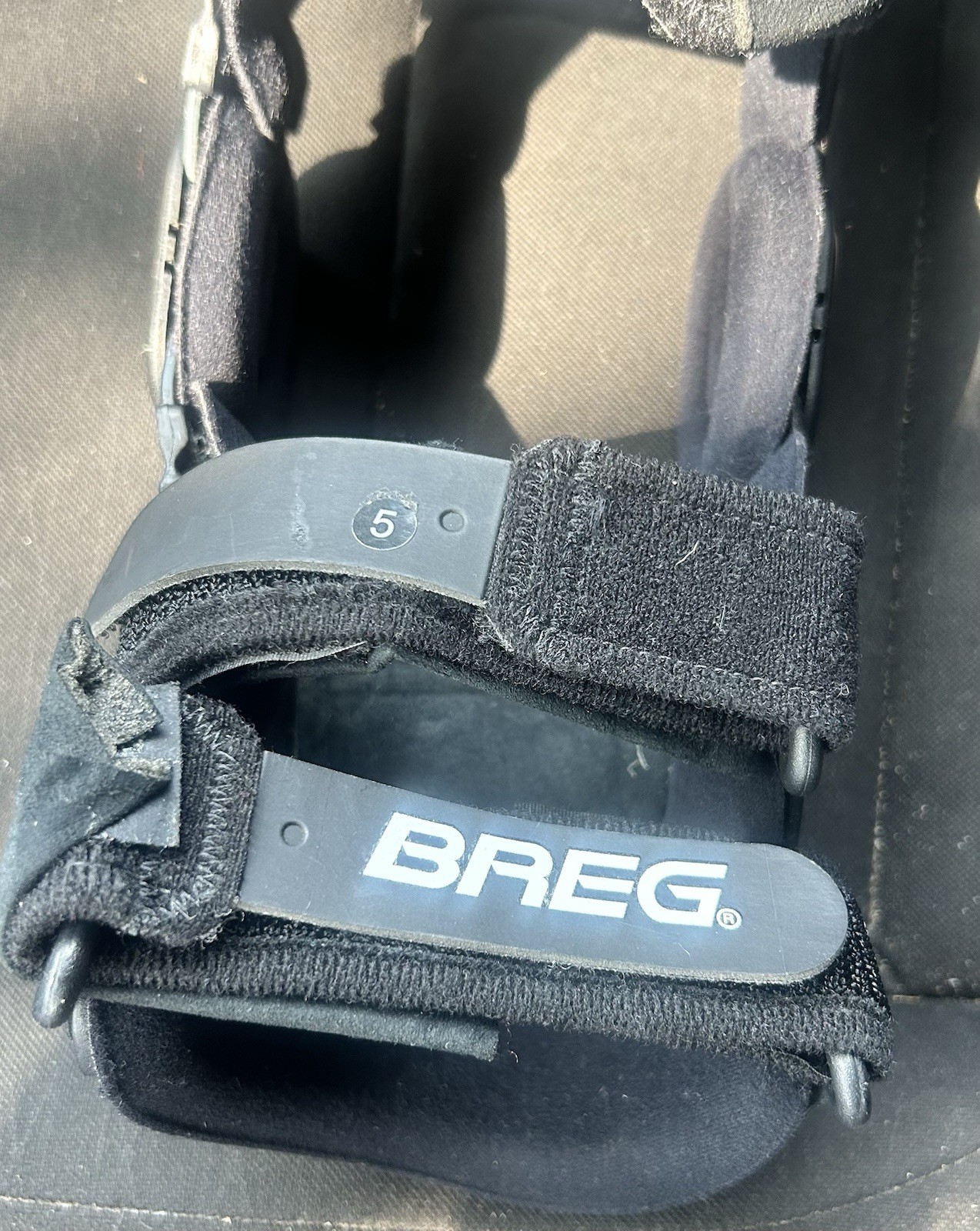 Breg Fusion Knee Brace Adjustable Black Stabilization Support S Small R Right